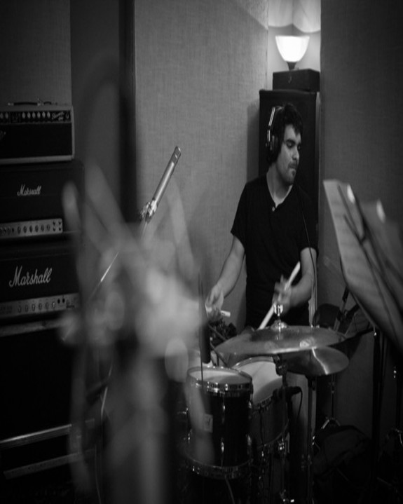 La energía inagotable del baterista Rodrigo Recabarren
